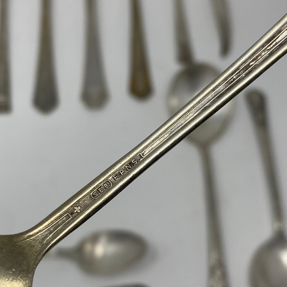 Vintage 15pc Mixed Brand Silverplate Flatware Lot - Picture 4 of 16